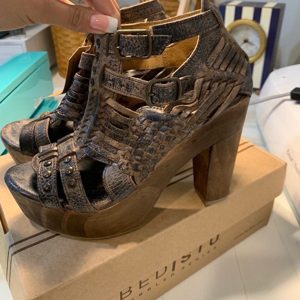 Bed Stu the Cindy Sandal